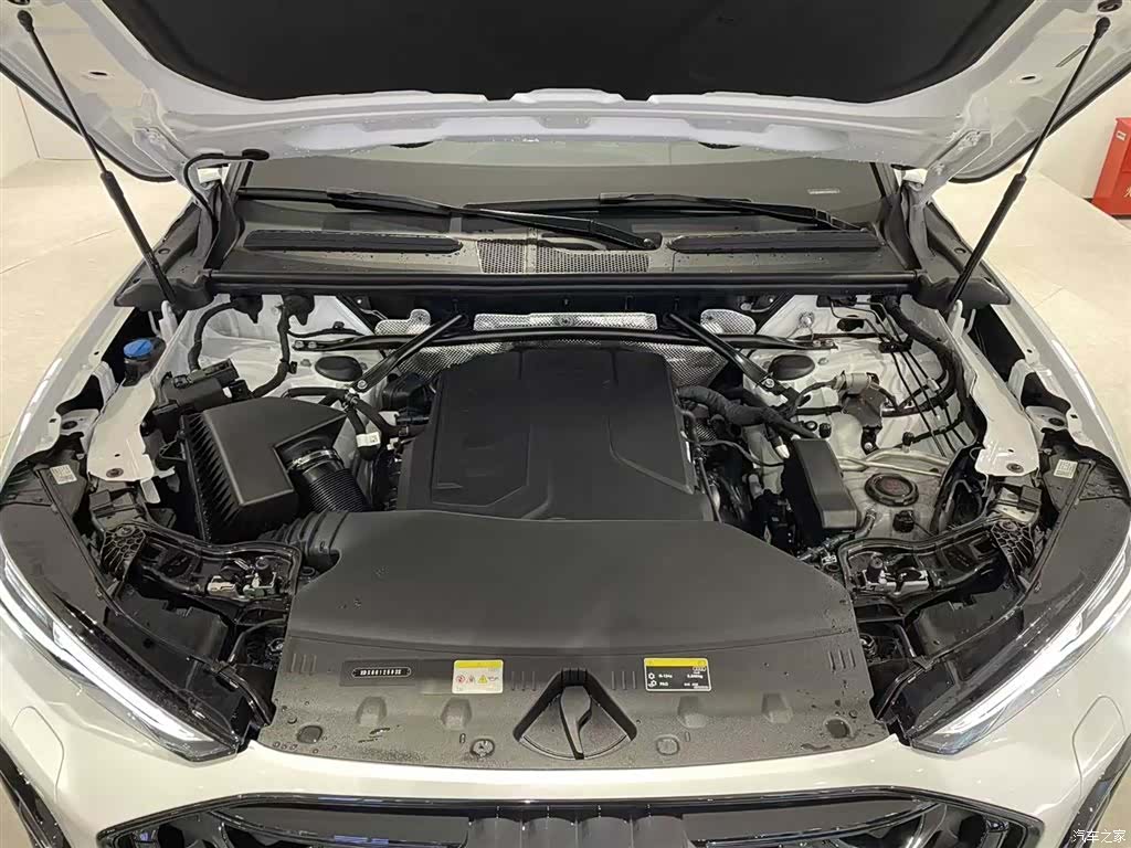 Audi Q5L, 2026 9