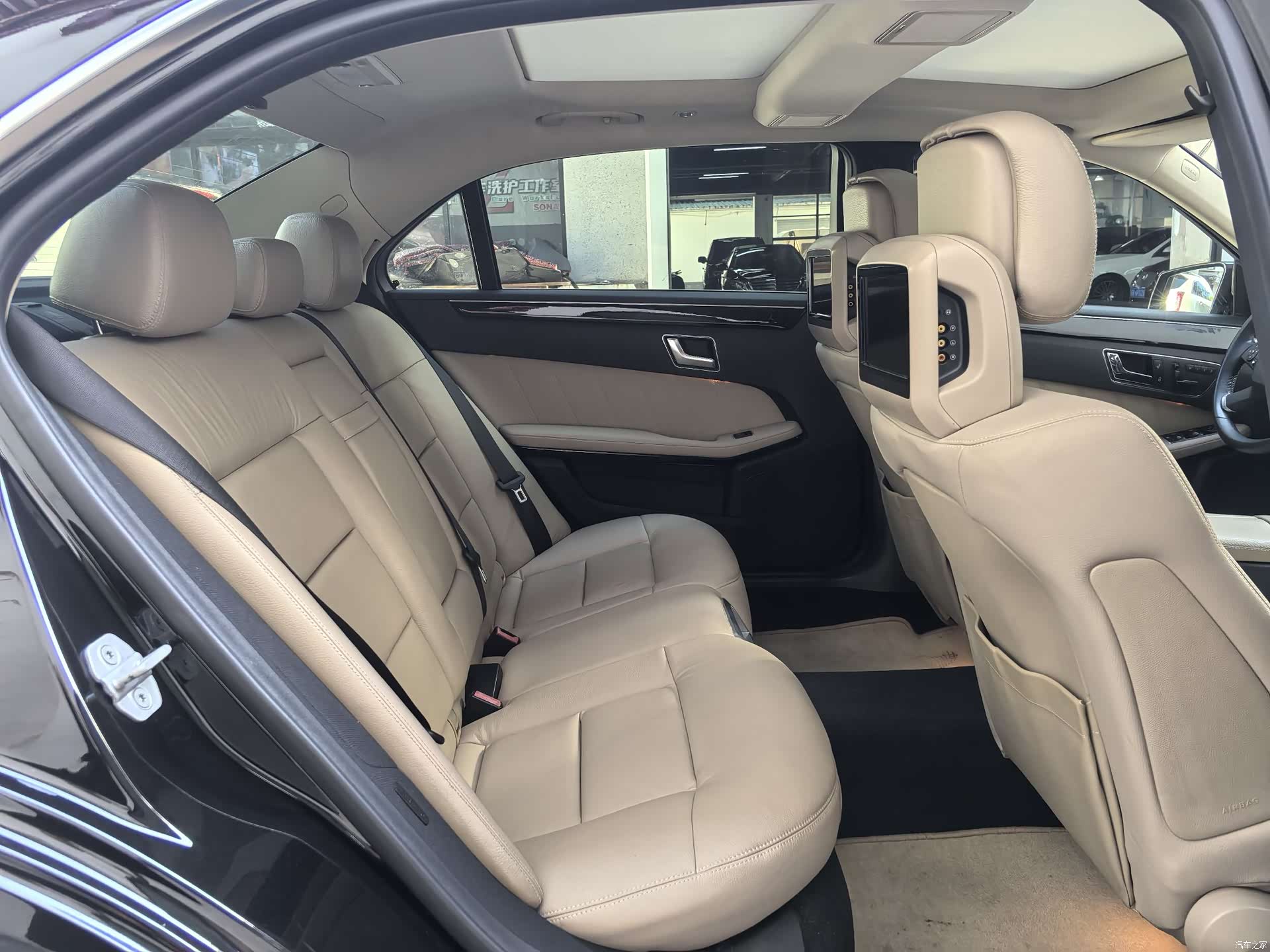 Mercedes-Benz E-Class, 2013 13