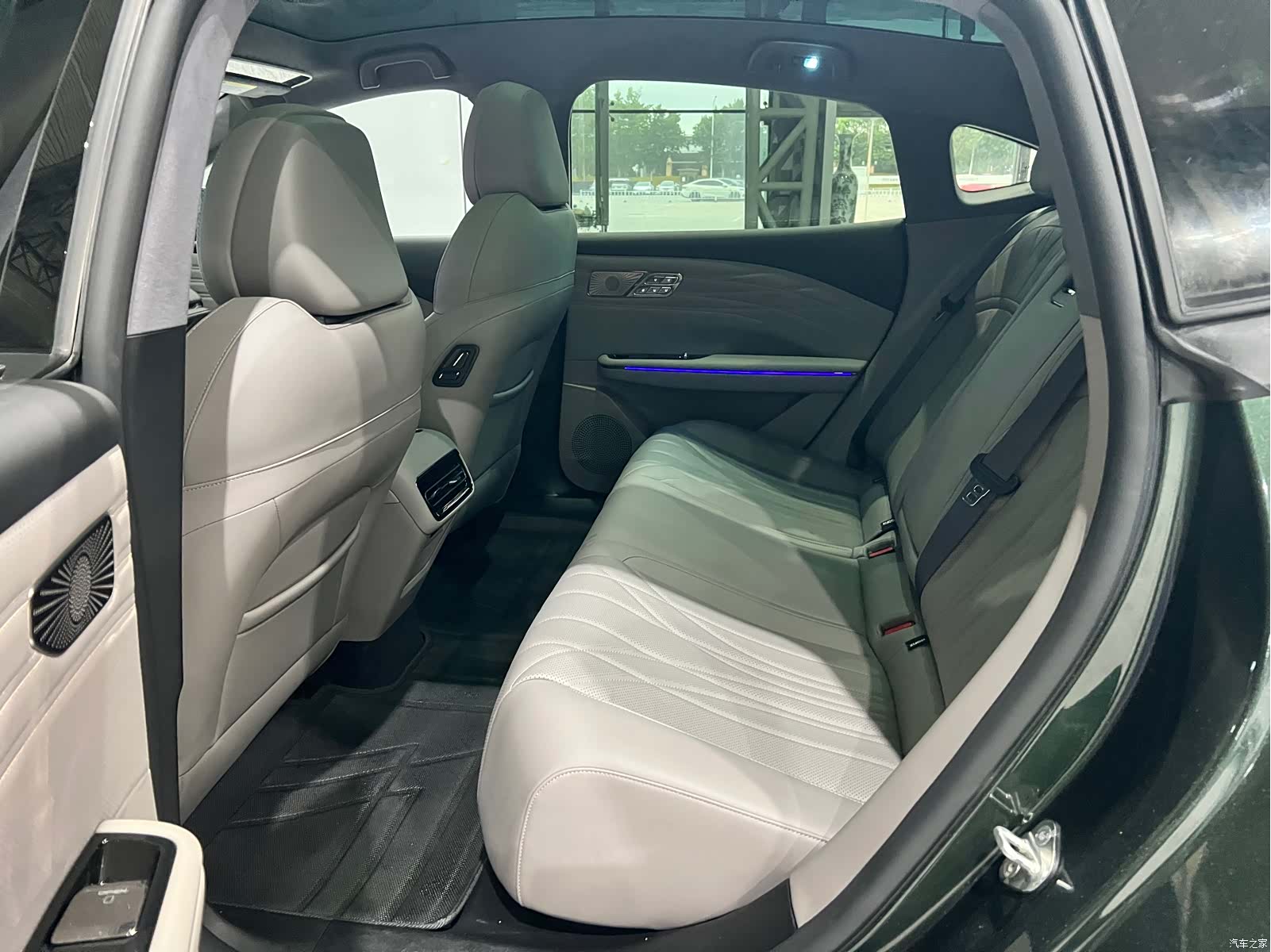 Geely 8, 2025 28
