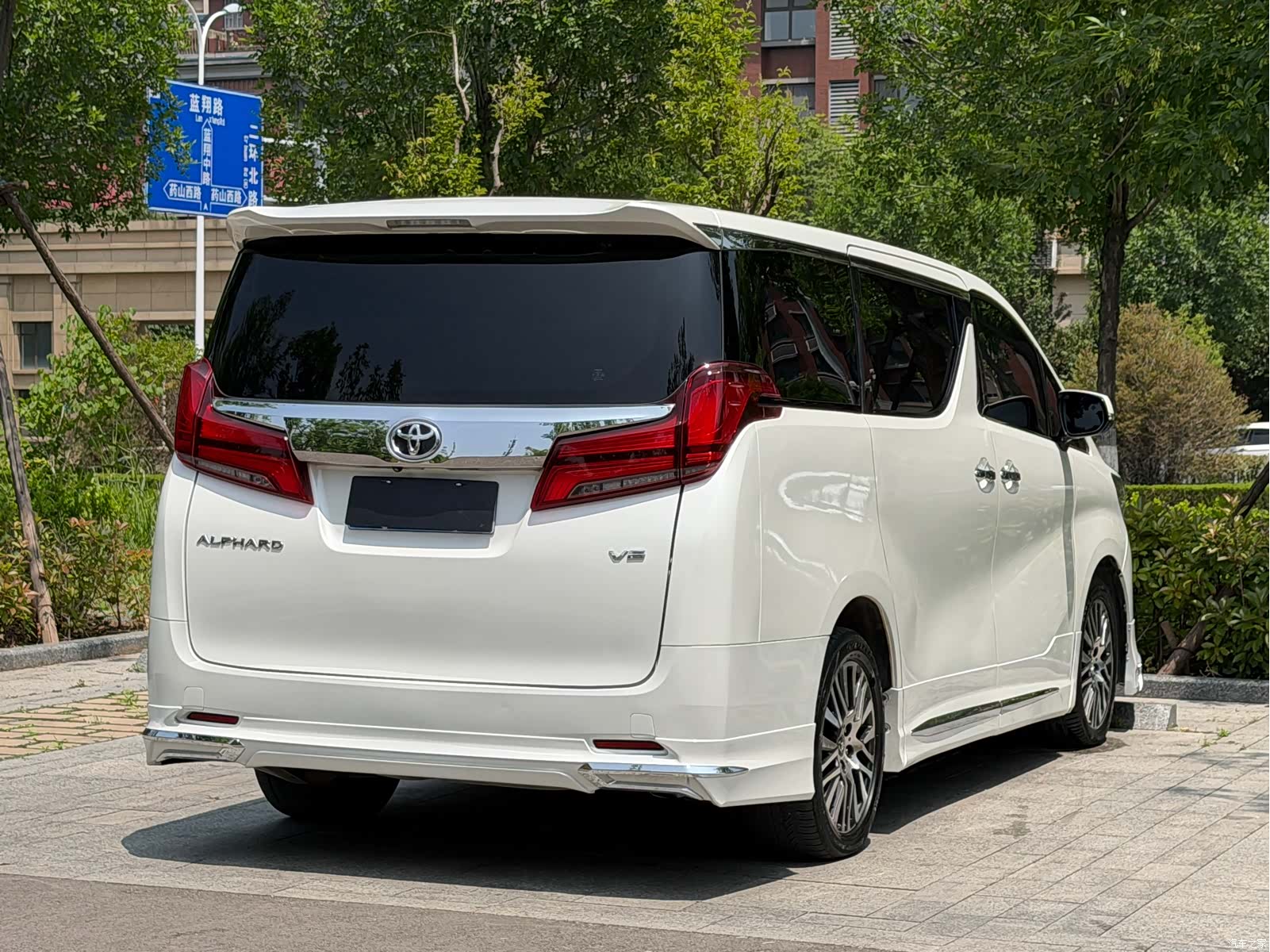 Toyota Alphard, 2016 6