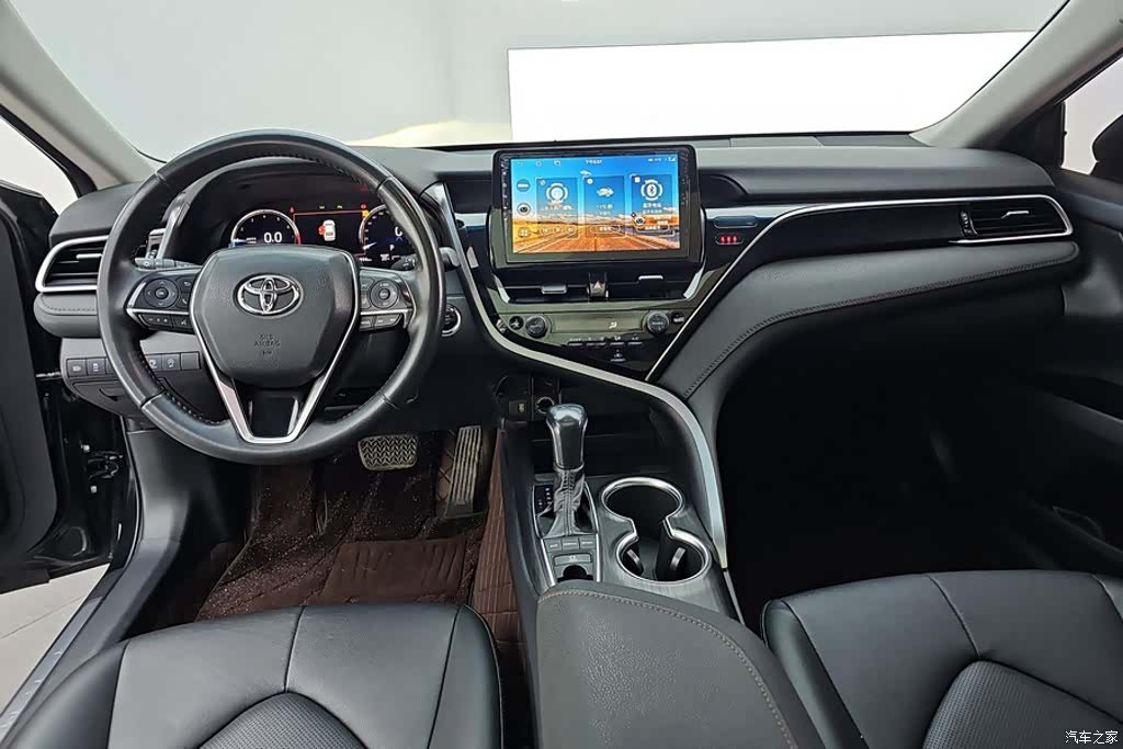 Toyota Camry, 2022 12