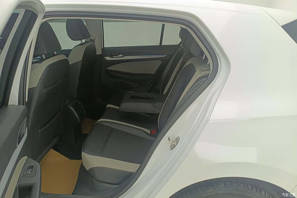Volkswagen Golf, 2024 11