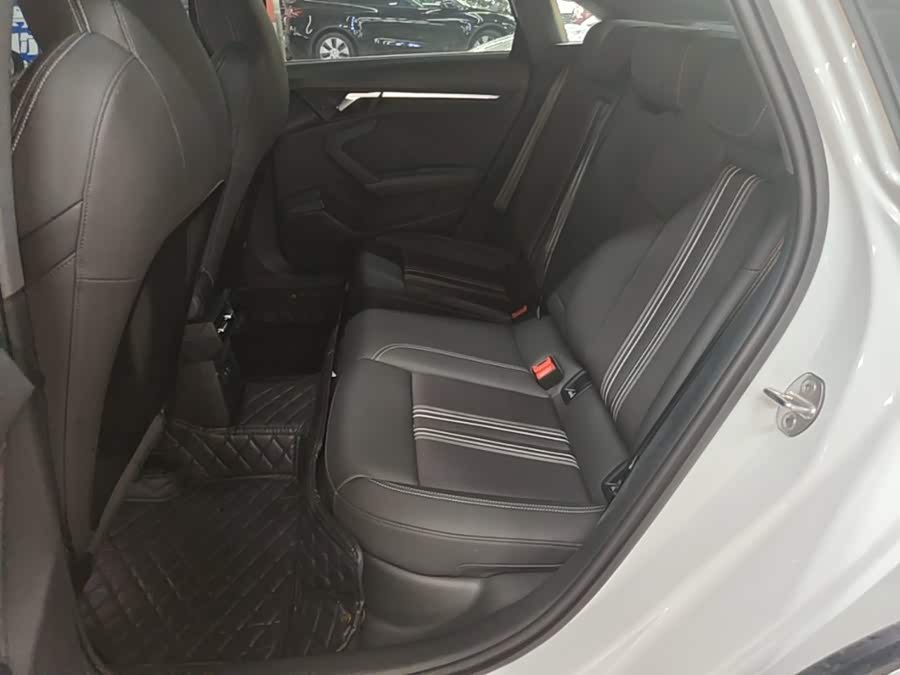 Audi A3 2024, фото 17