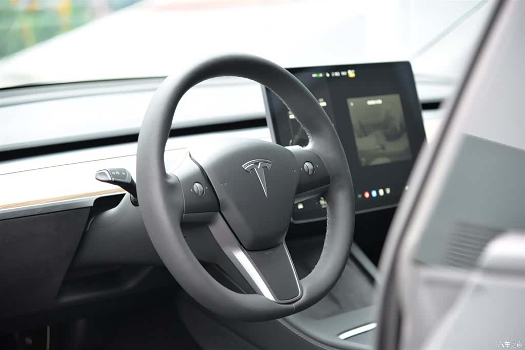 Tesla Model Y, 2021 6