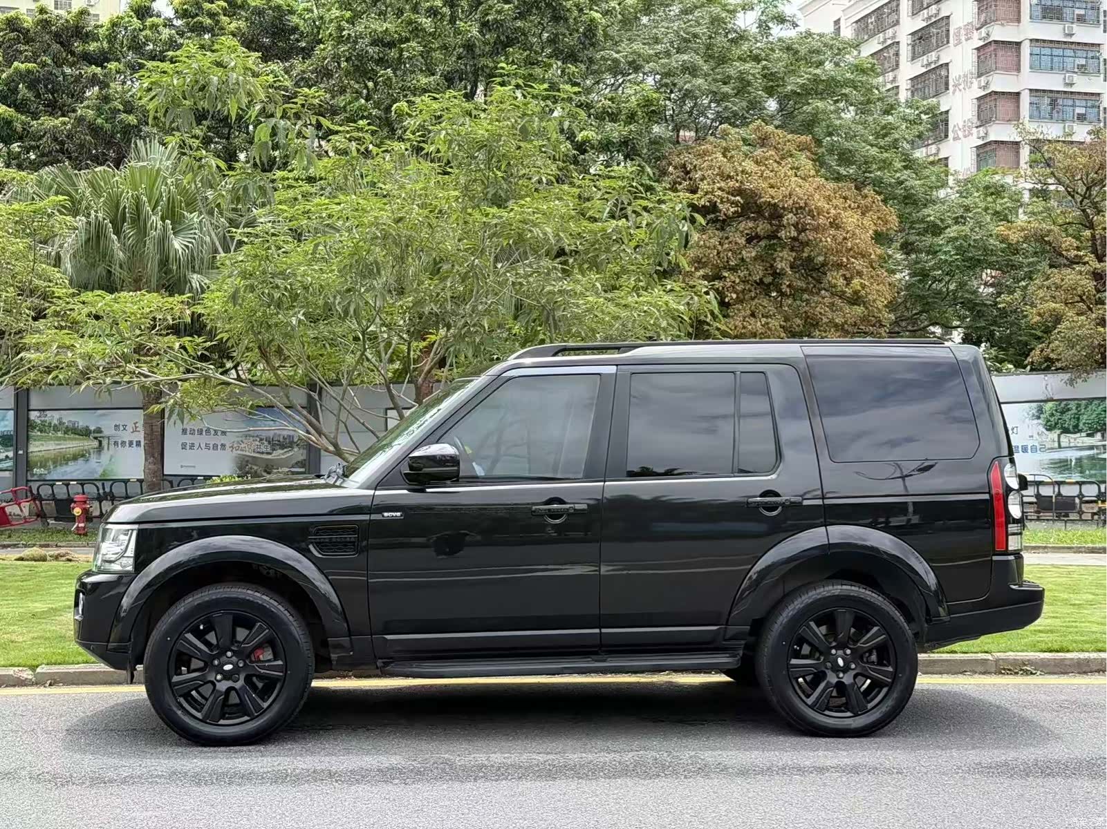 Land Rover Discovery, 2015 3