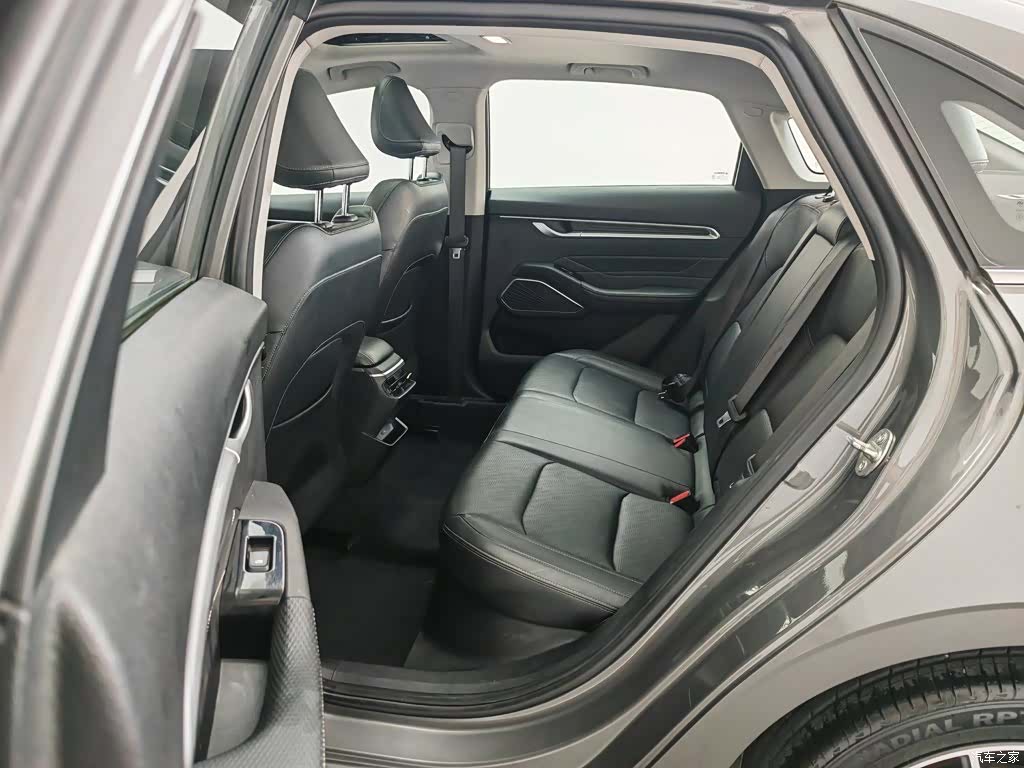 Geely Emgrand, 2022 15