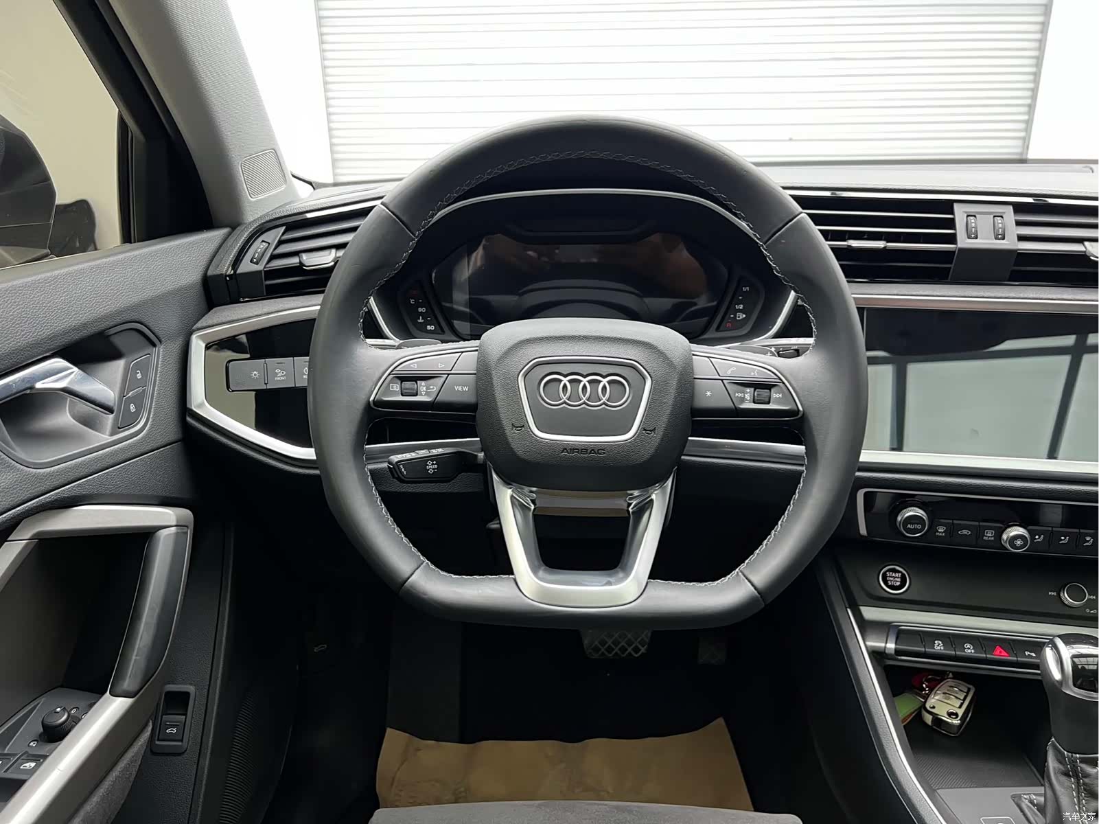Audi Q3, 2022 12