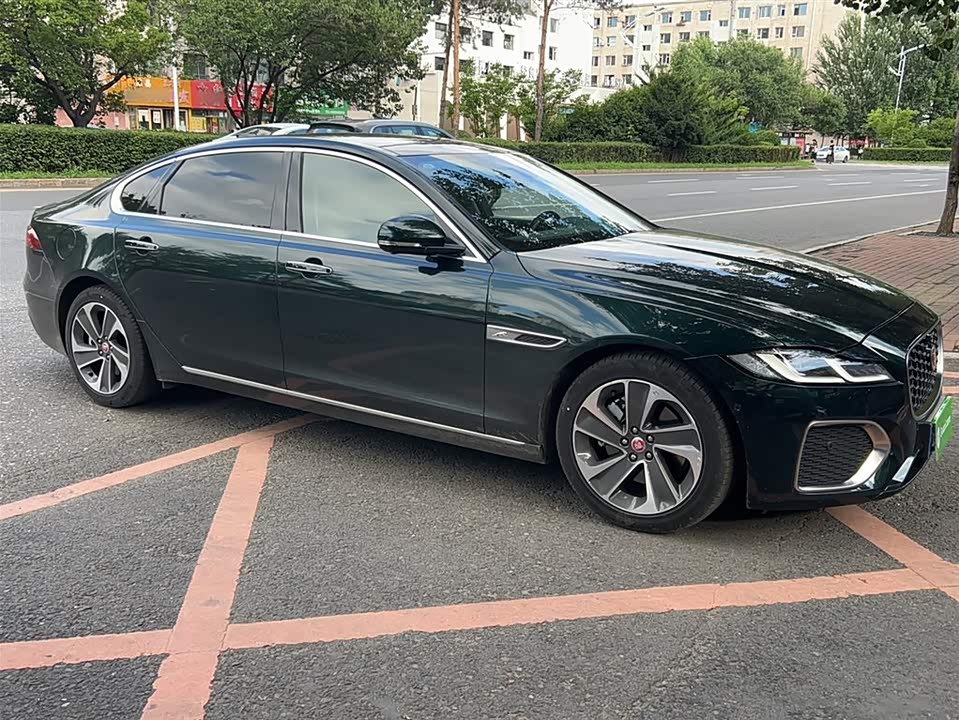 Jaguar XFL