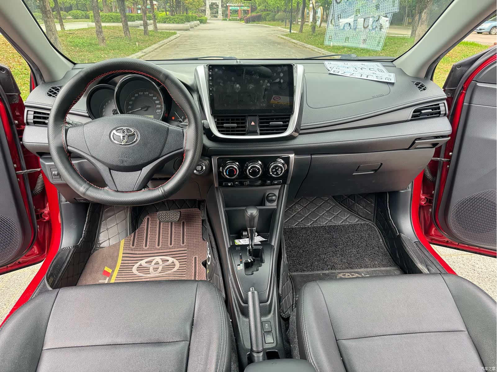 Toyota YARiS L, 2020 10