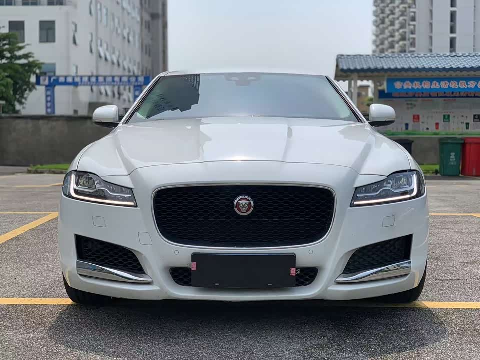 Jaguar XFL