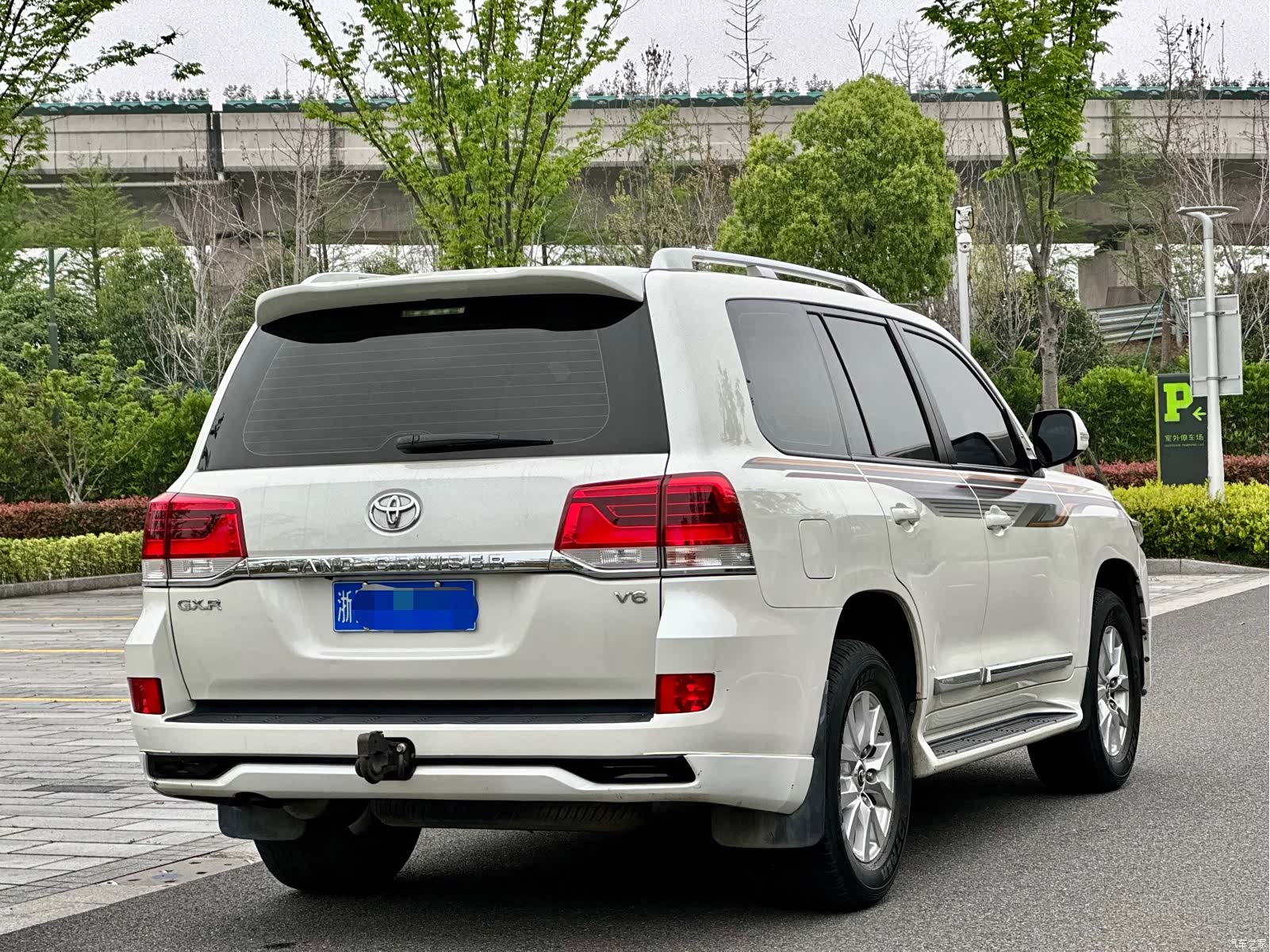 Toyota Land Cruiser, 2019 6