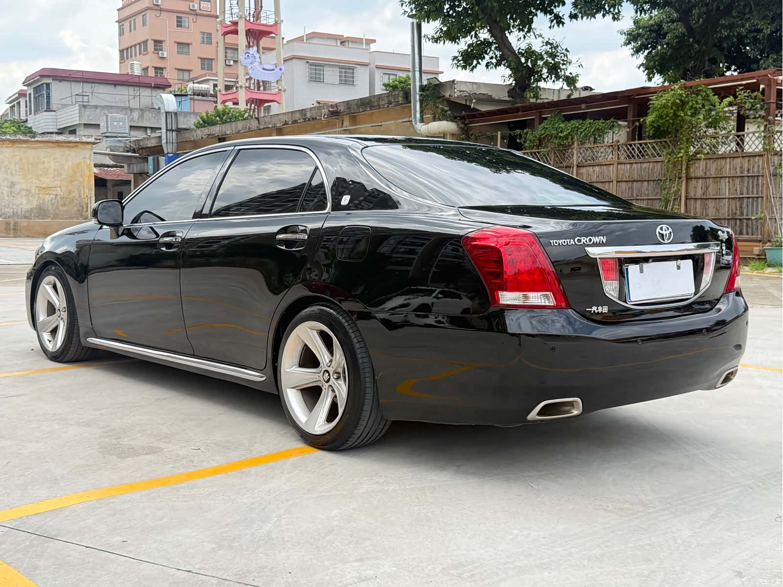 Toyota Crown, 2013 8