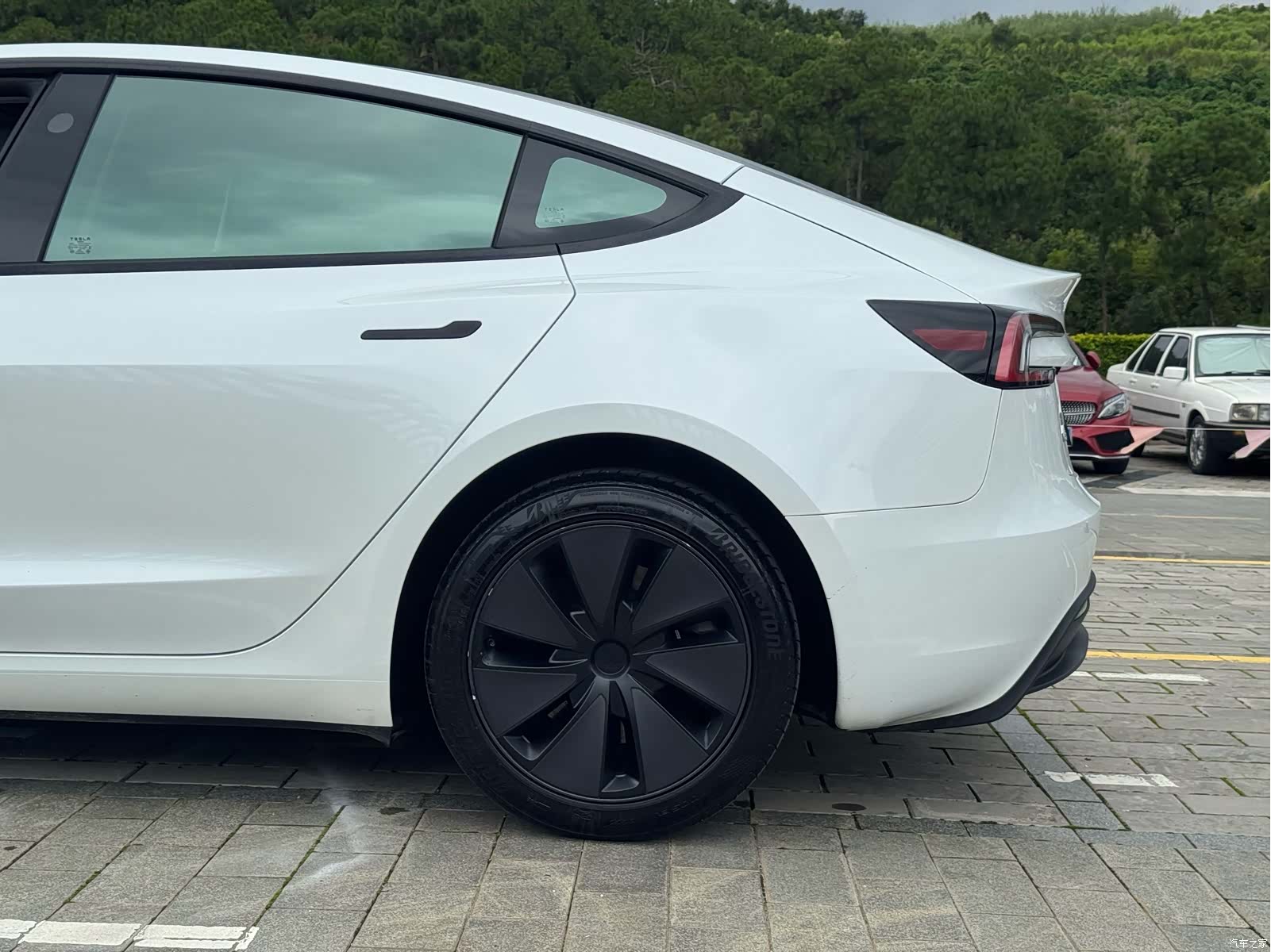 Tesla Model 3, 2025 11