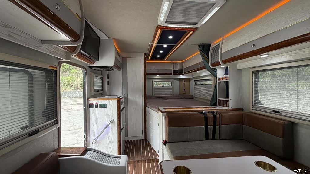 Maxus V100, 2023 9