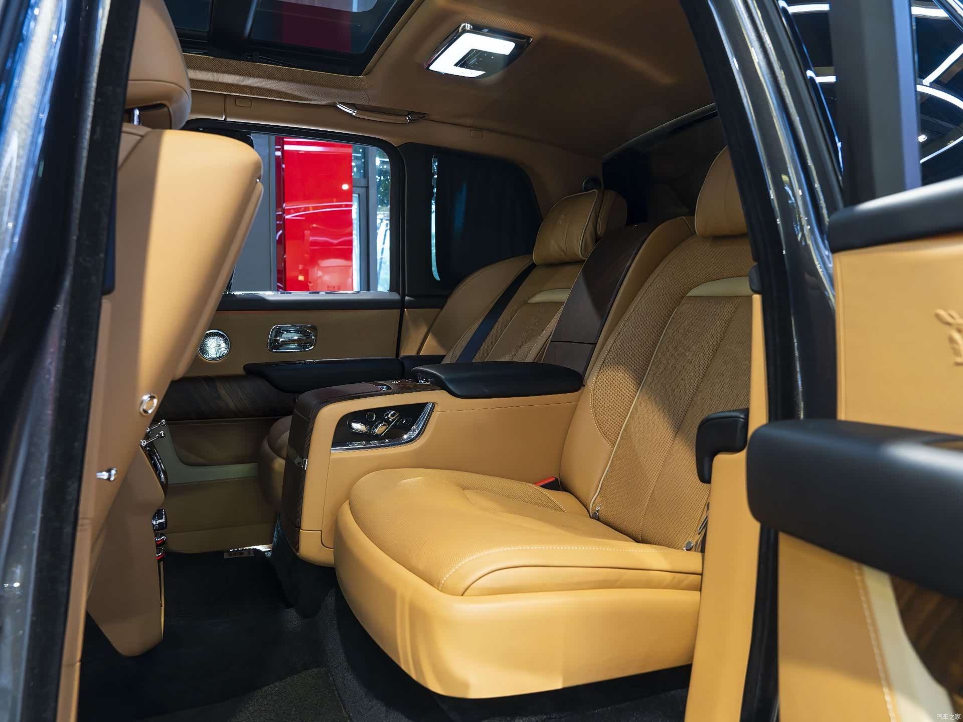 Rolls-Royce Cullinan, 2019 26