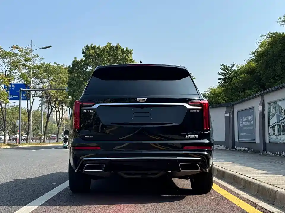 Cadillac XT6