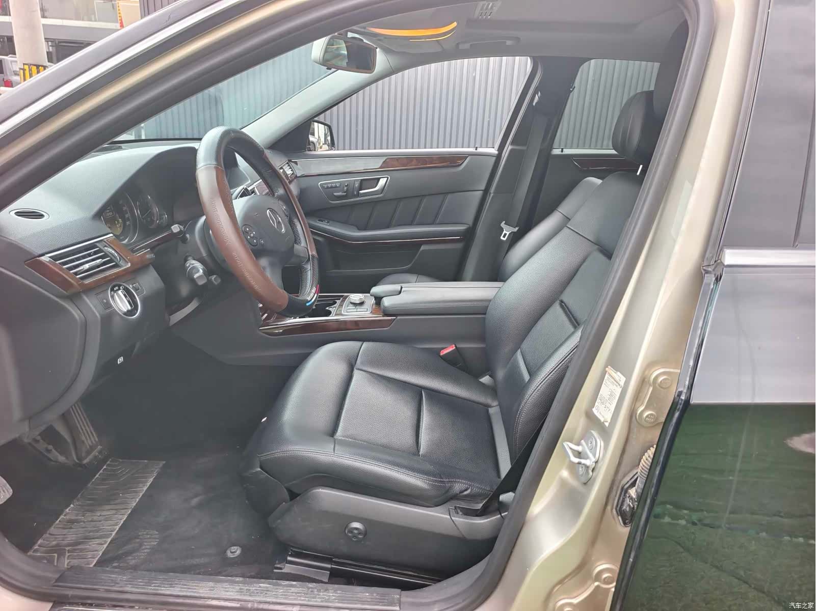 Mercedes-Benz E-Class, 2012 6