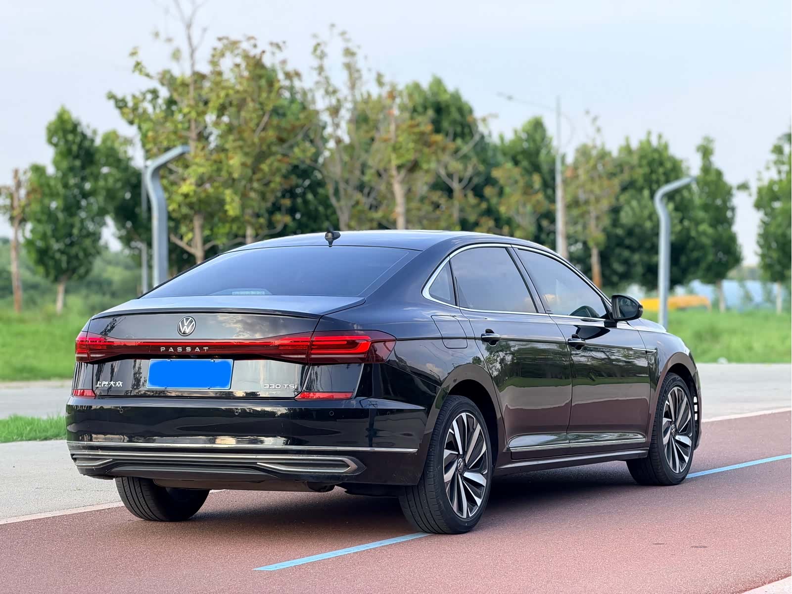 Volkswagen Passat, 2022 4