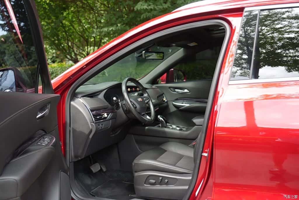 Cadillac XT4, 2022 15