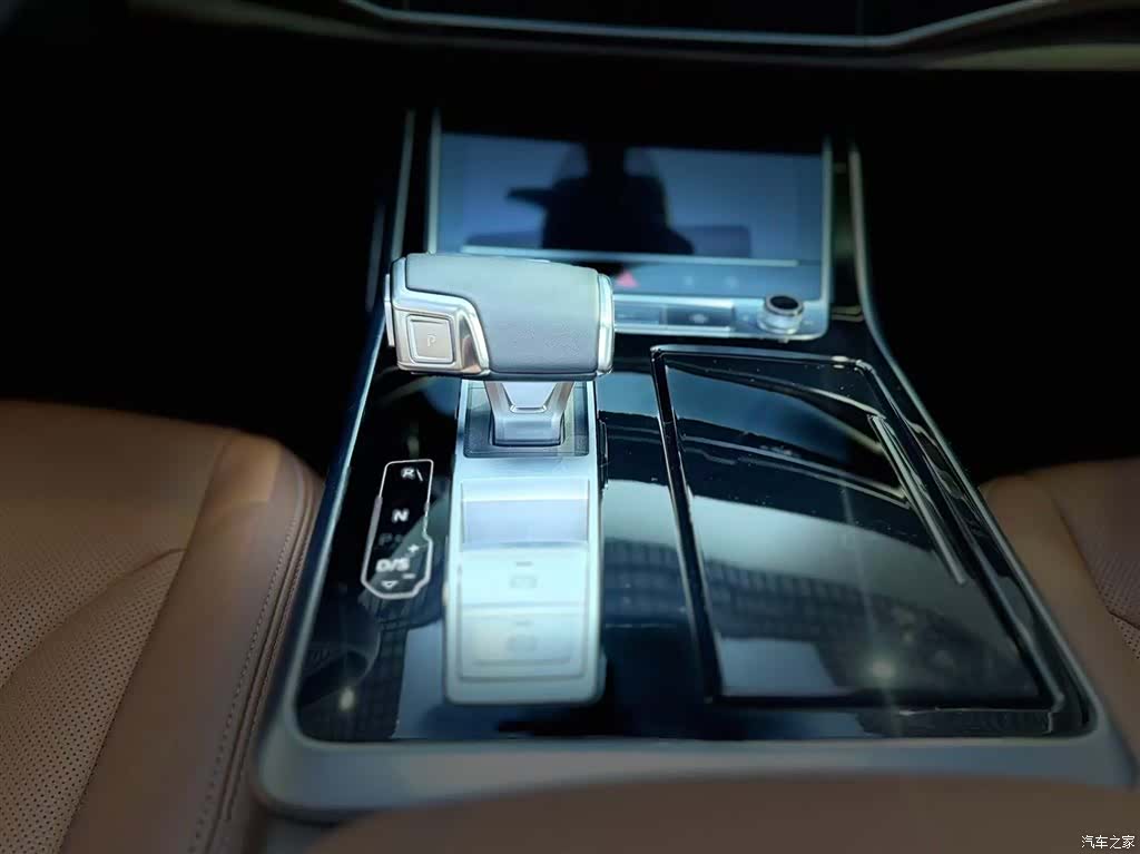 Audi Q7, 2025 15