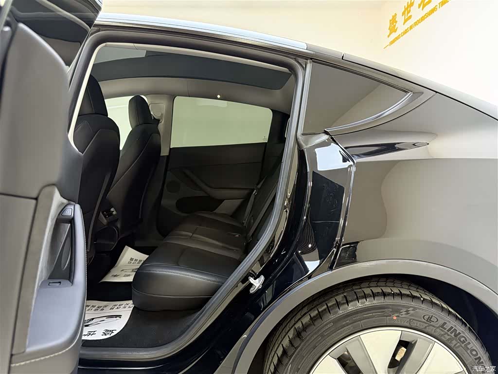 Tesla Model Y, 2022 6