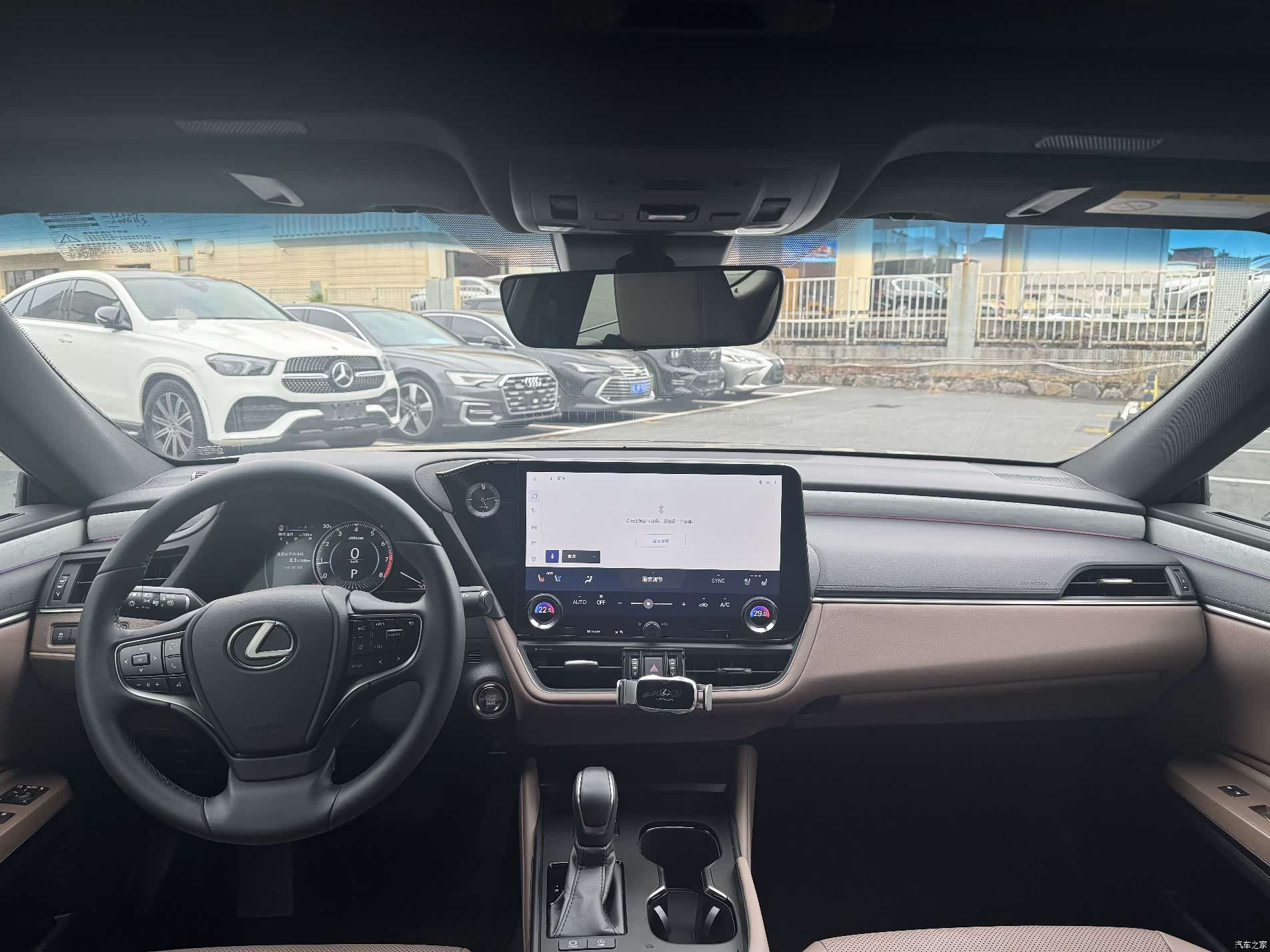 Lexus ES, 2025 10