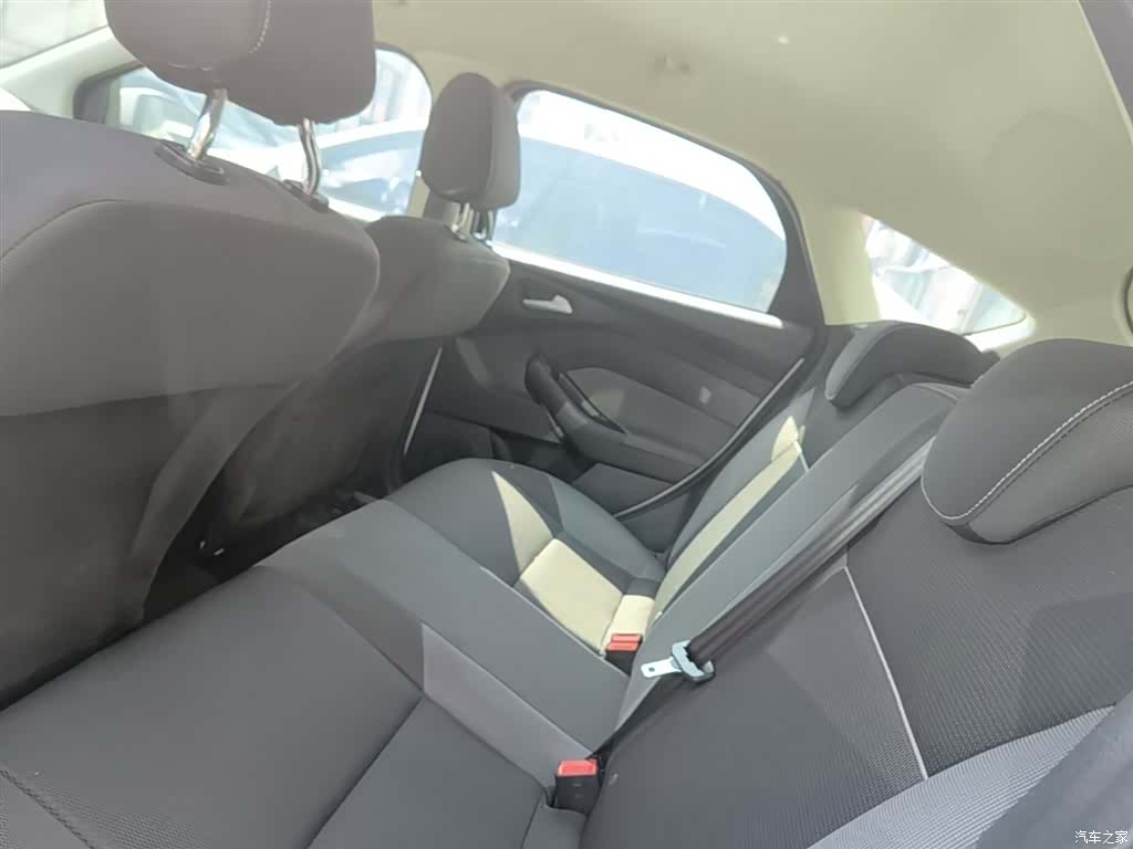 Ford Focus, 2014 17