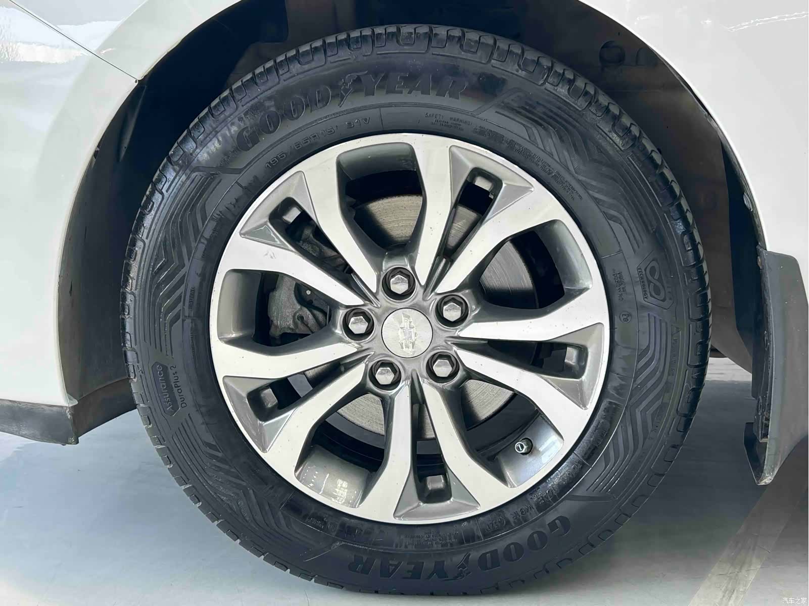 Chevrolet 320, 2019 15