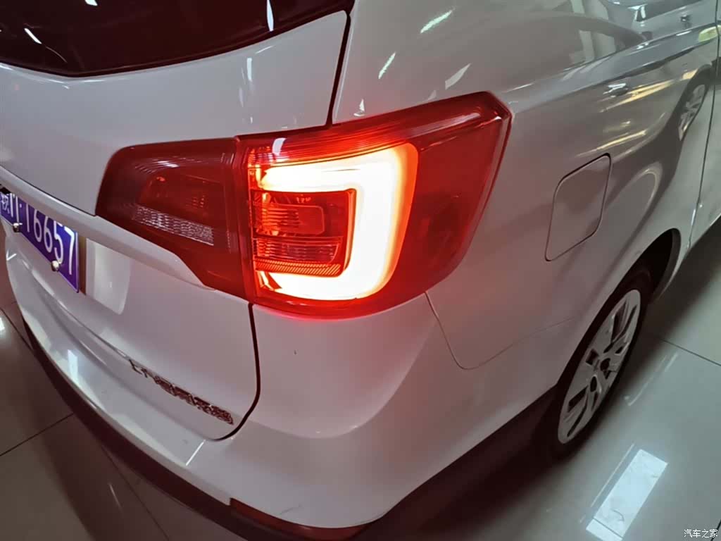 Wuling 730, 2017 8