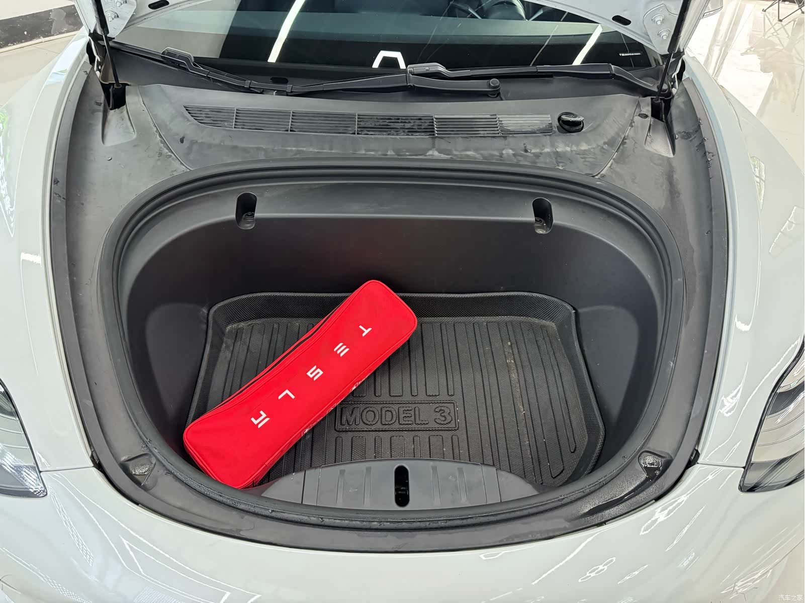 Tesla Model 3, 2020 11