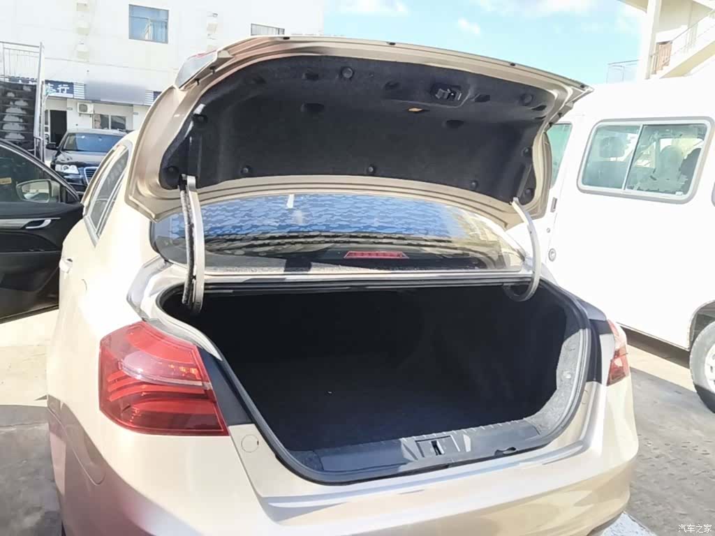 Geely Emgrand, 2019 19