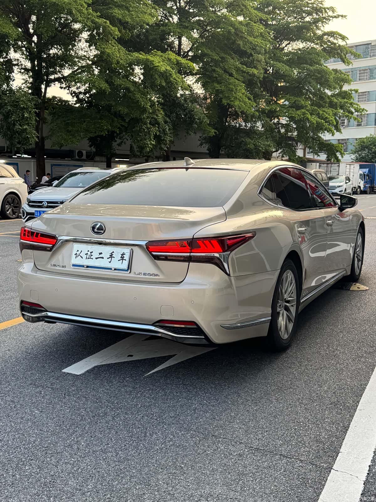 Lexus LS, 2019 23