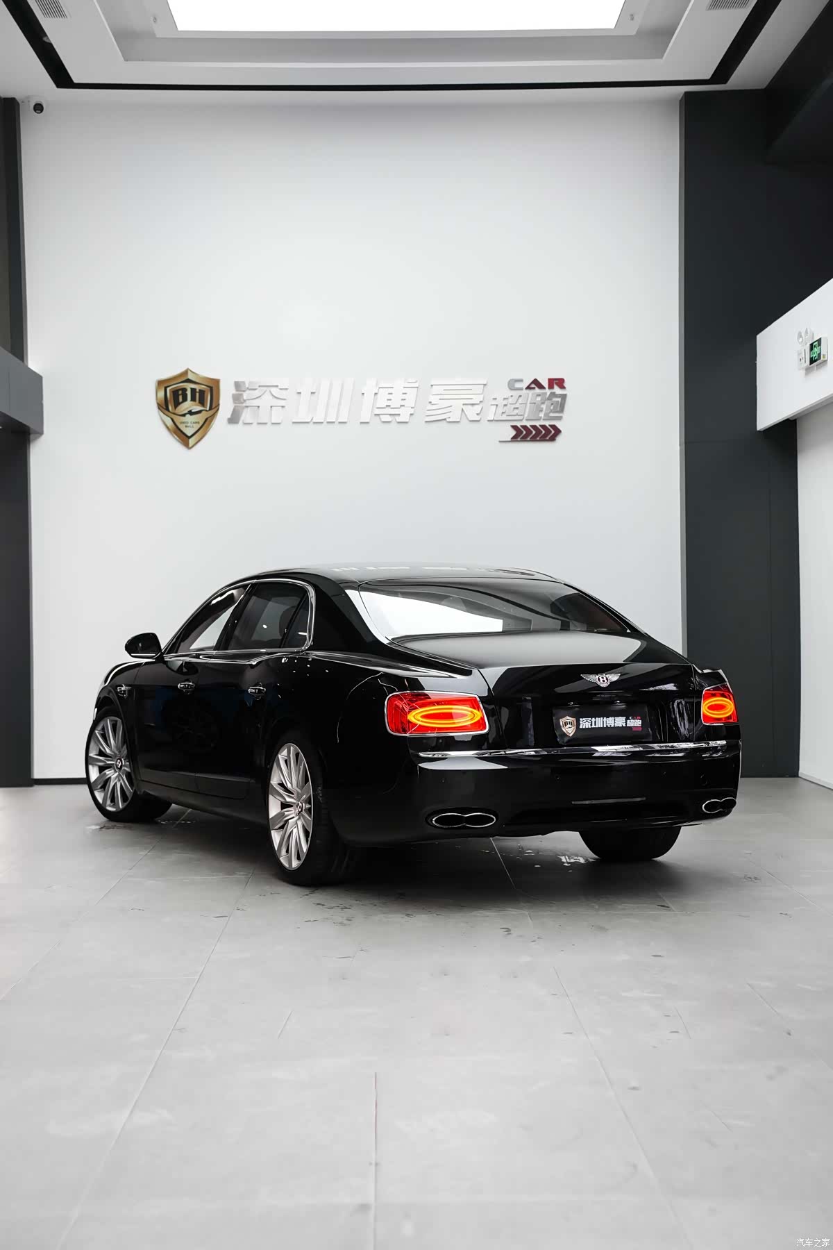 Bentley Flying Spur, 2018 8