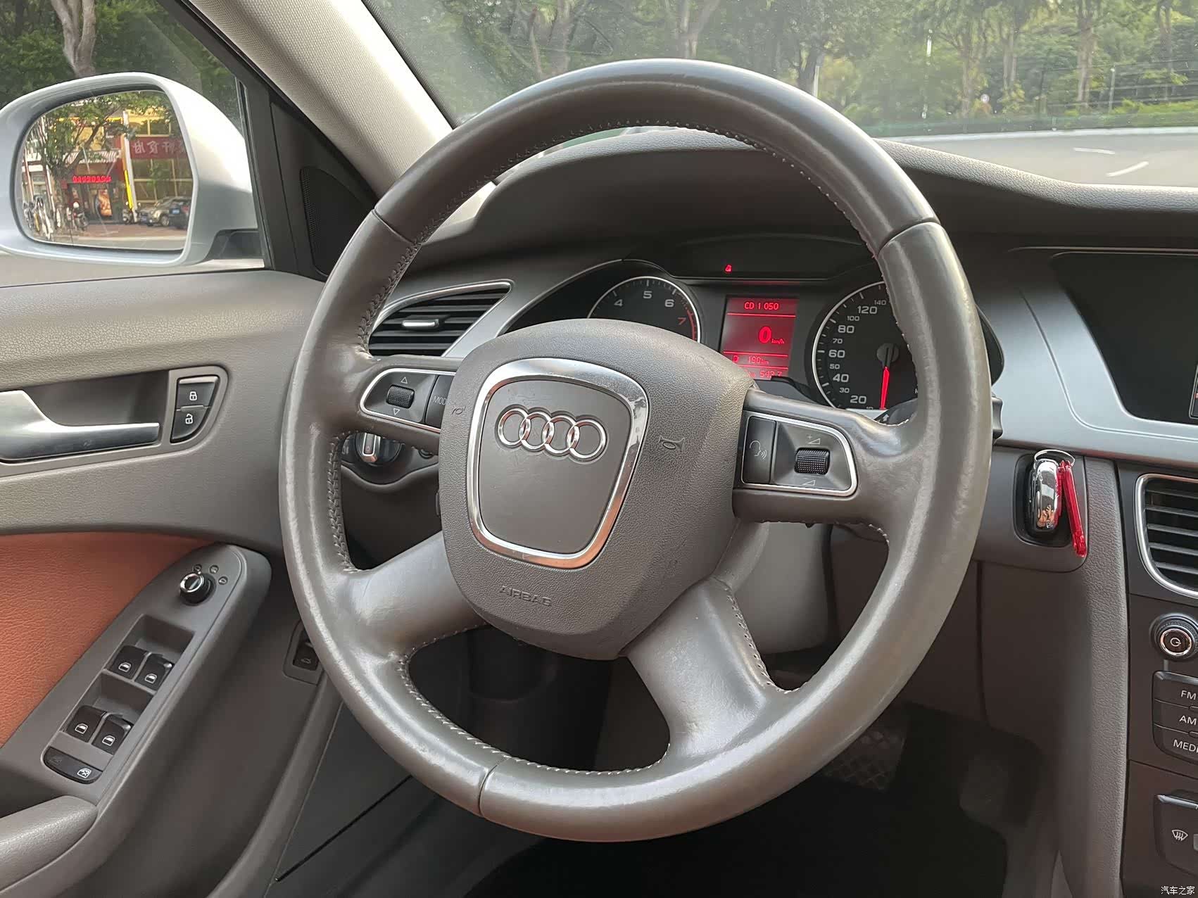 Audi A4L, 2012 6