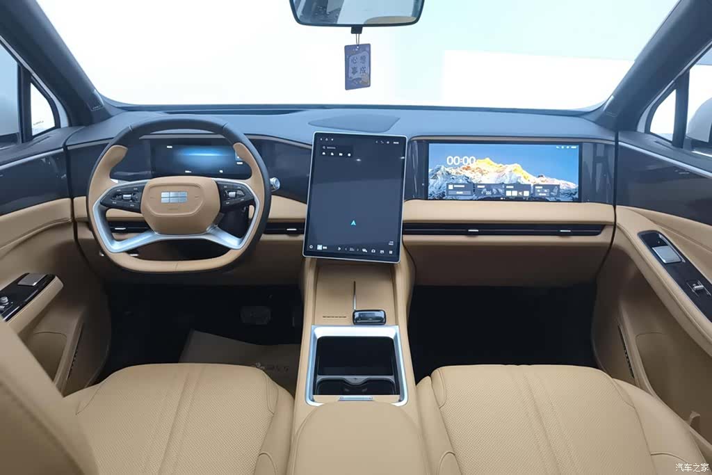 Geely Galaxy L7, 2025 12