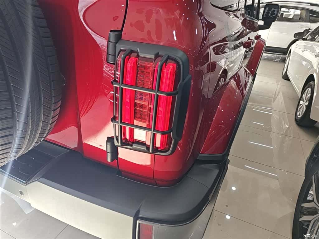Tank 300, 2022 8
