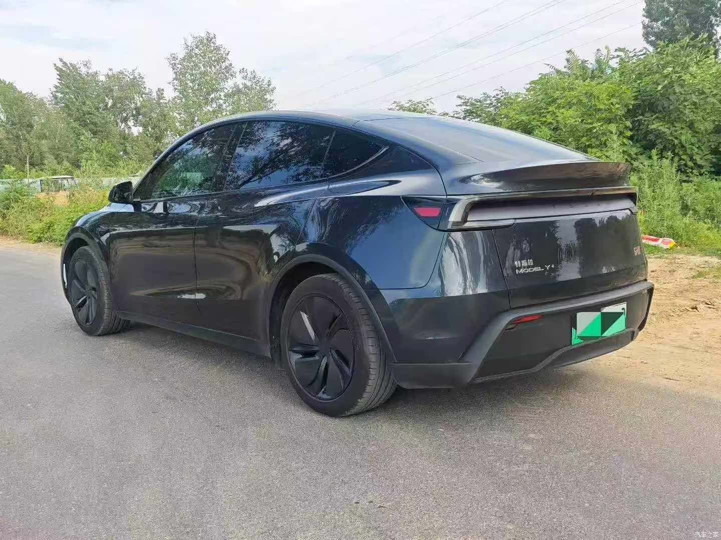 Tesla Model Y, 2025 8