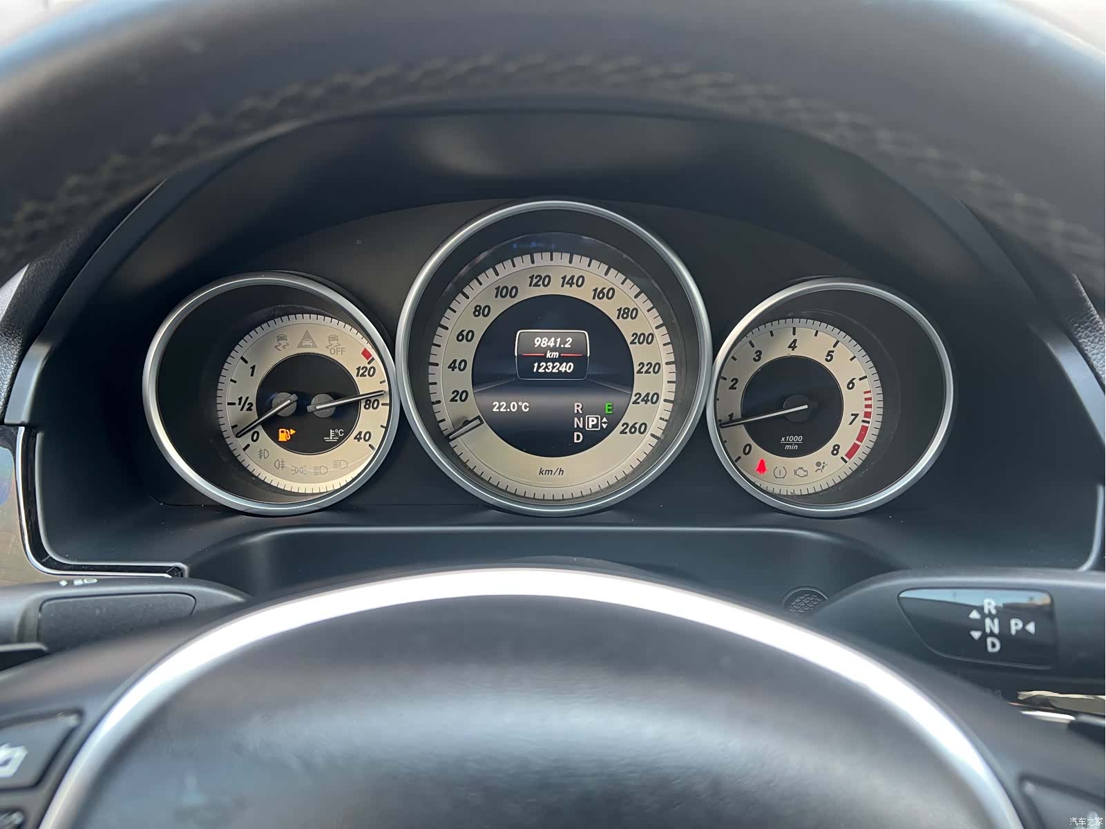 Mercedes-Benz E-Class, 2015 18