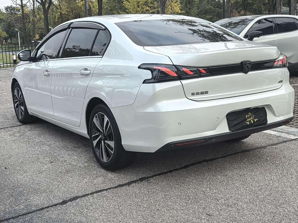 Peugeot 408