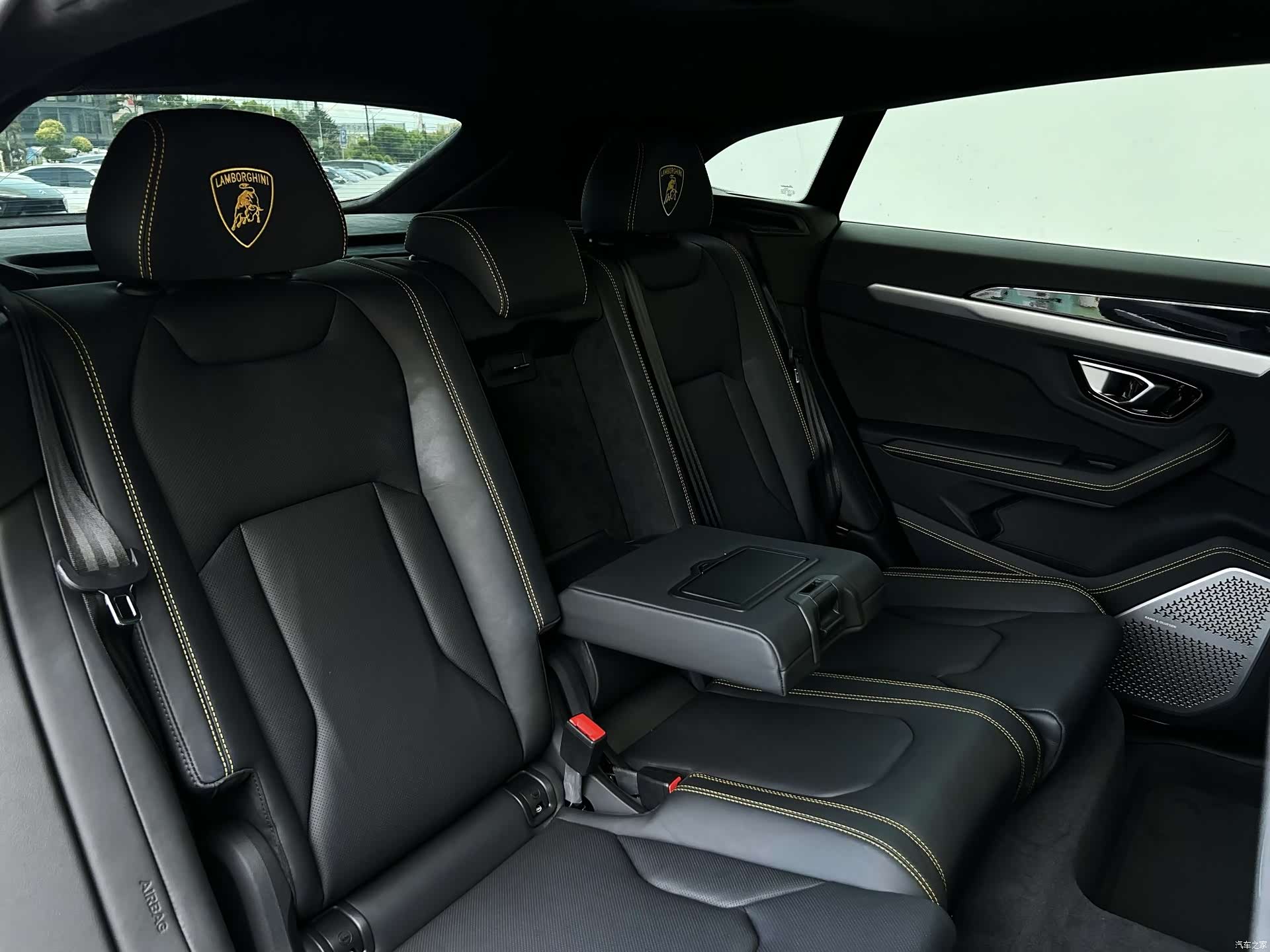 Lamborghini Urus, 2024 8