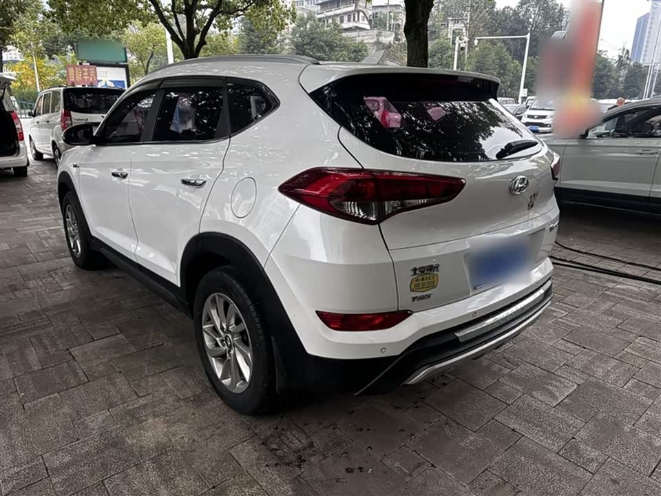 Hyundai Tucson