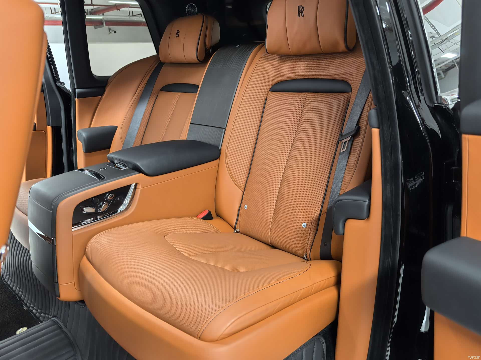 Rolls-Royce Cullinan, 2022 21
