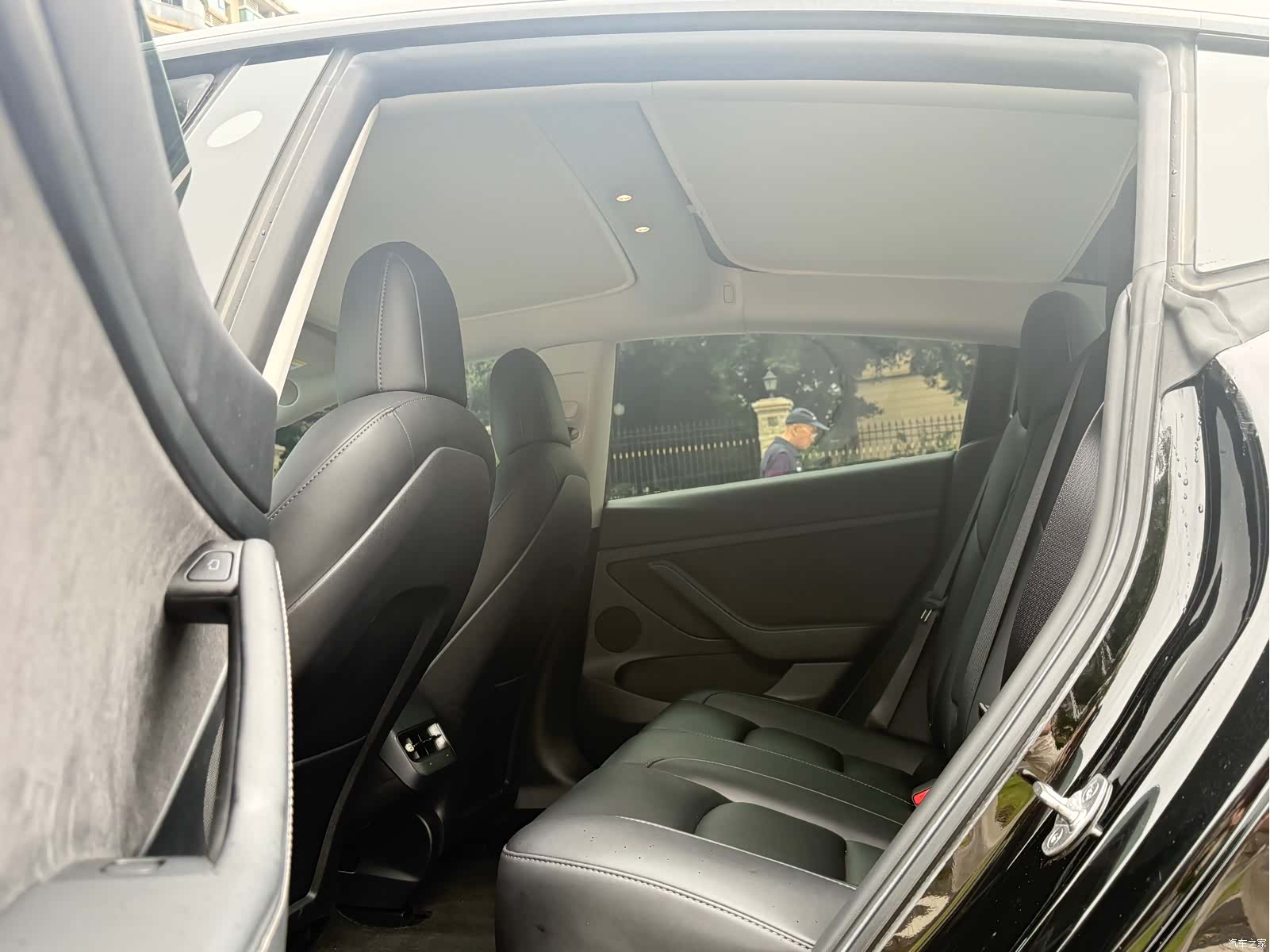 Tesla Model 3, 2023 18