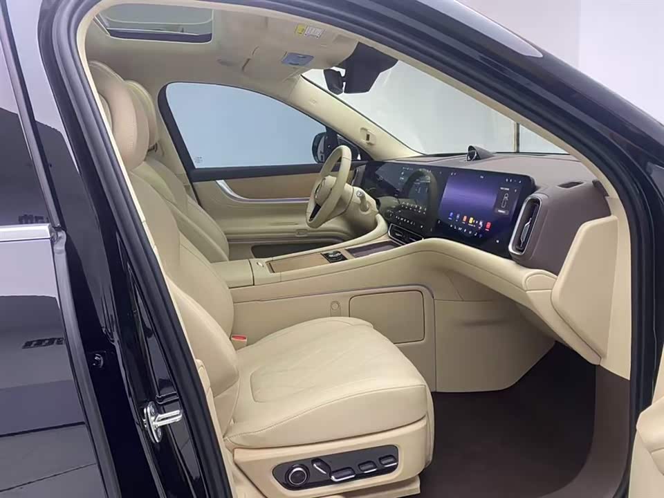 AITO Ask the world M9