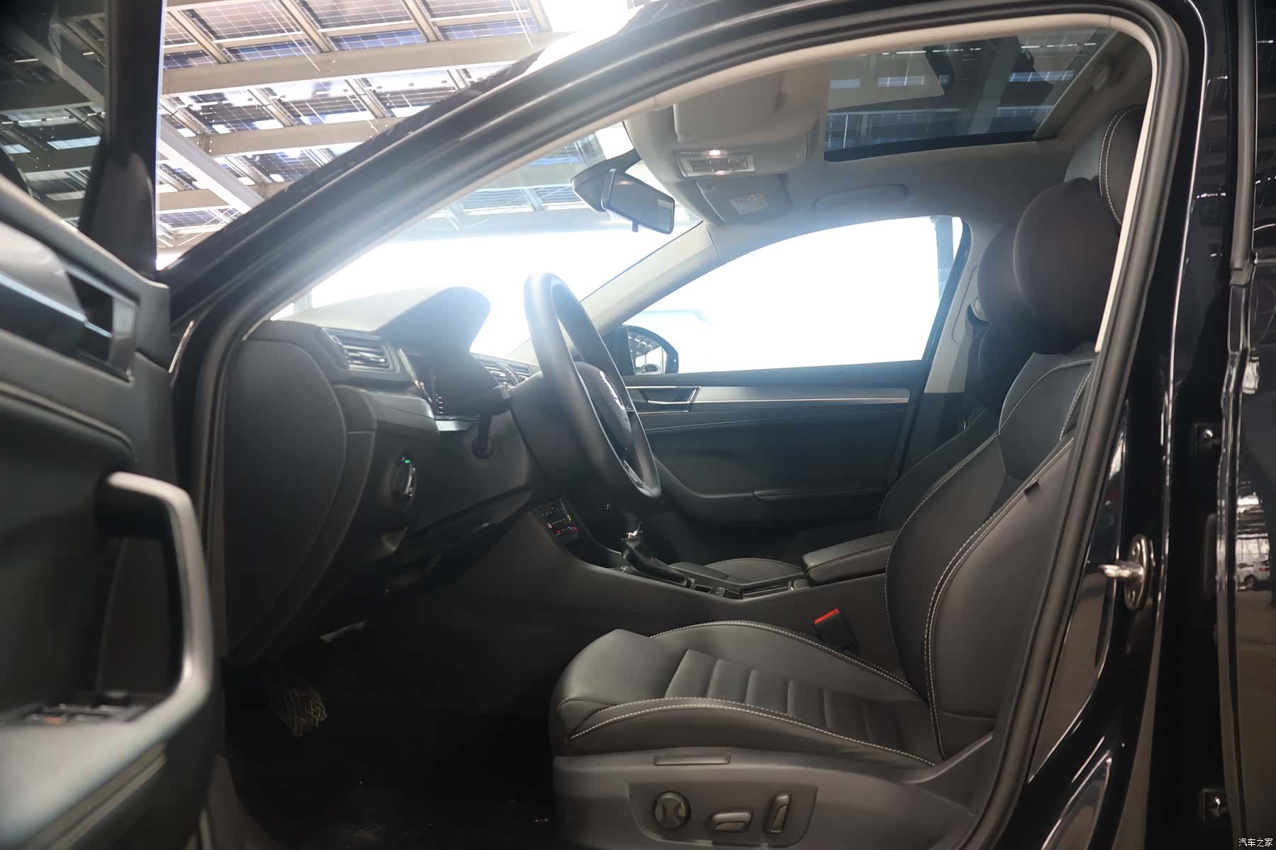 Skoda Superb, 2023 12