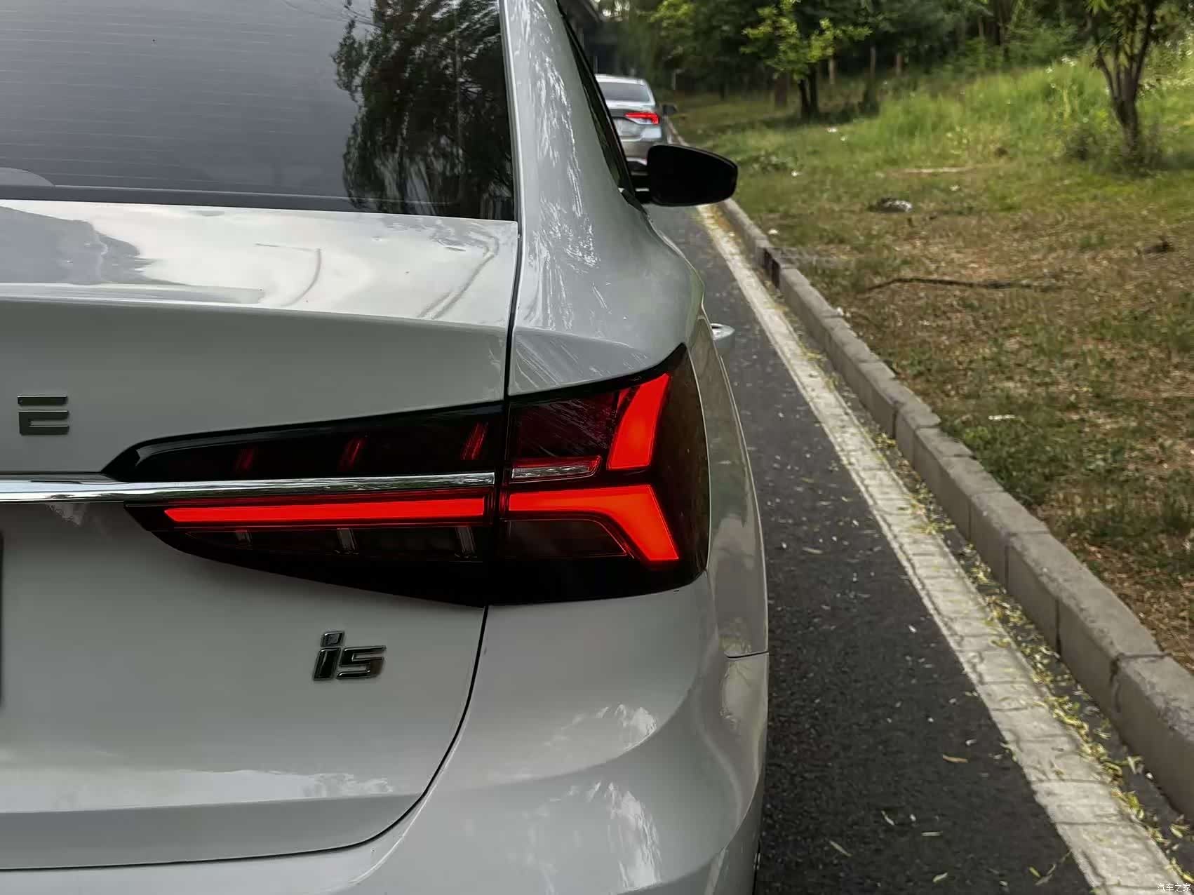 Roewe i5, 2022 15