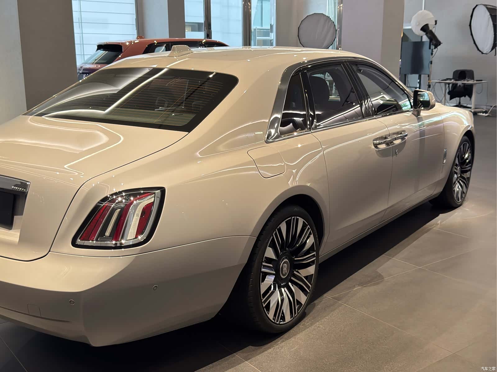 Rolls-Royce Ghost, 2026 11