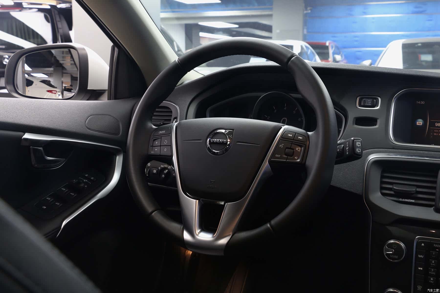 Volvo V40, 2019 21
