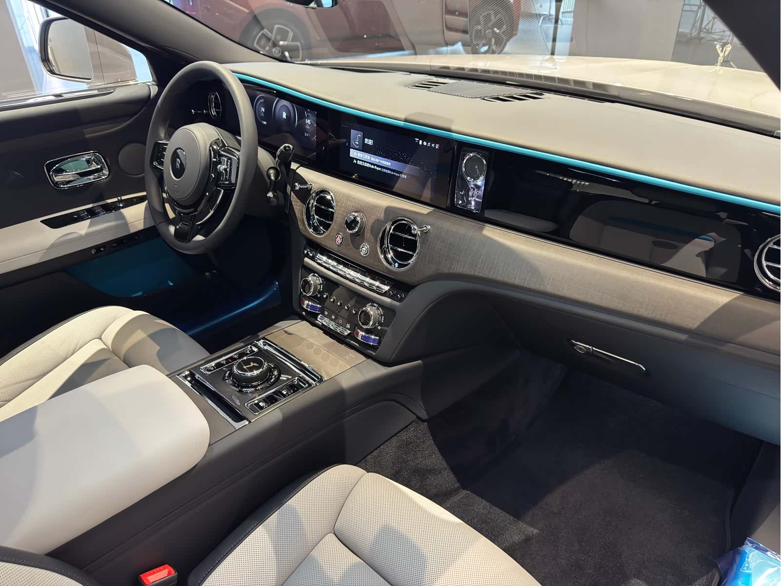 Rolls-Royce Ghost, 2026 12