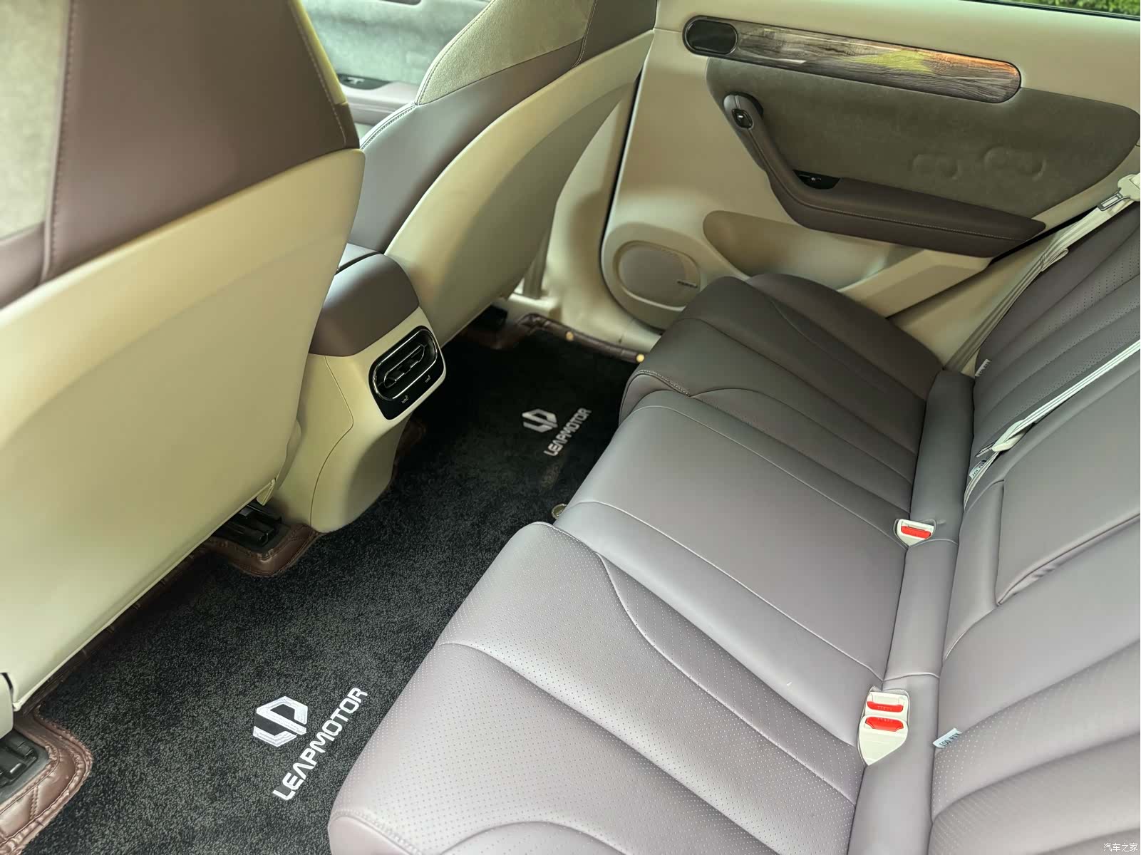 Leapmotor C11, 2022 10